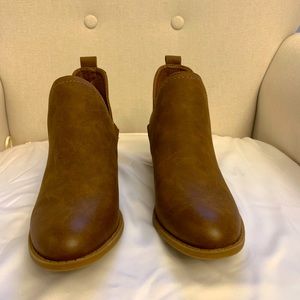 Women’s bootie- target brand